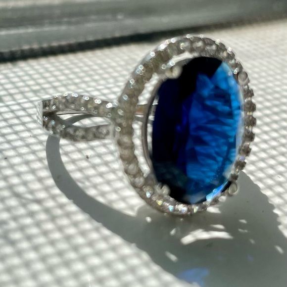 Sapphire Ring - Picture 5 of 9